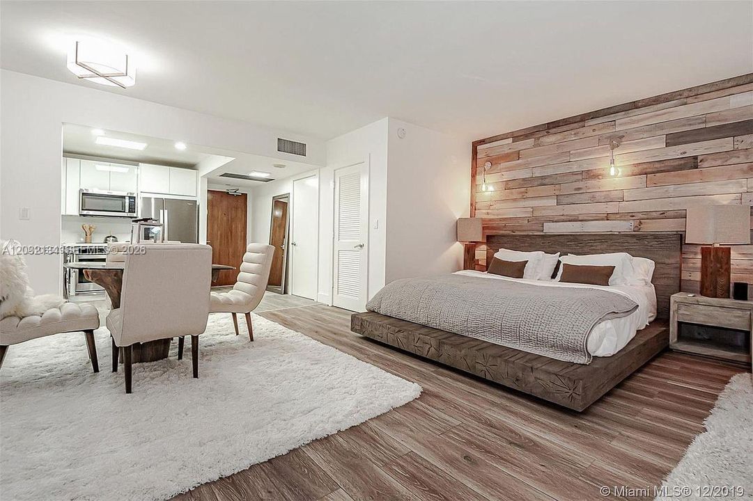 For Rent: $4,000 (0 beds, 1 baths, 660 Square Feet)