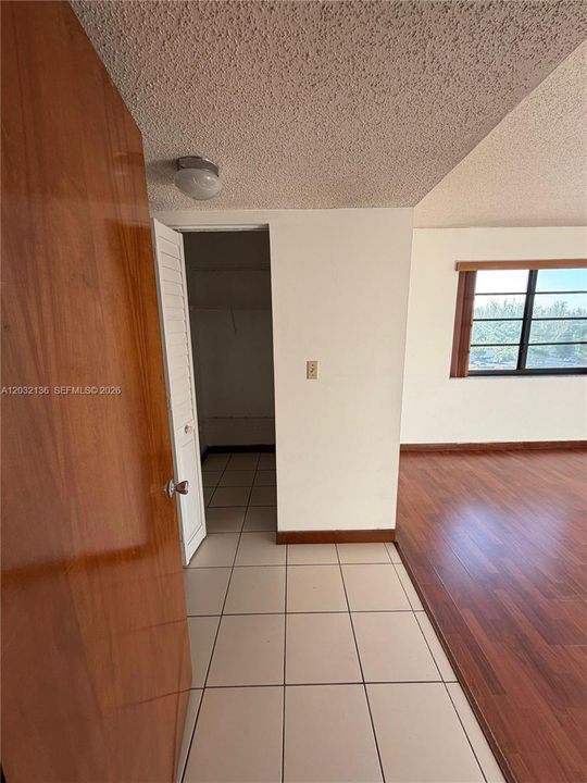 For Rent: $2,300 (2 beds, 2 baths, 920 Square Feet)