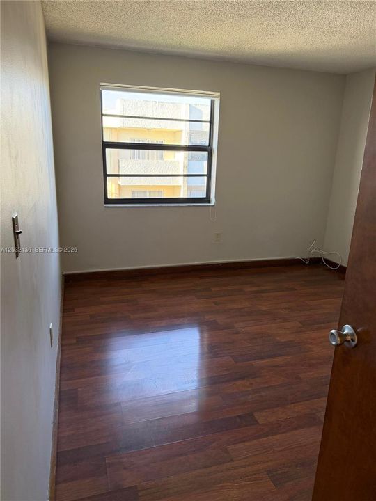 For Rent: $2,300 (2 beds, 2 baths, 920 Square Feet)
