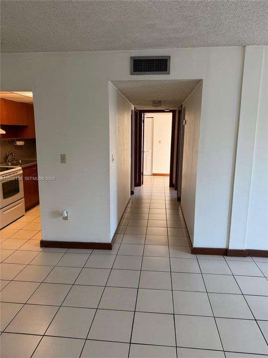 For Rent: $2,300 (2 beds, 2 baths, 920 Square Feet)