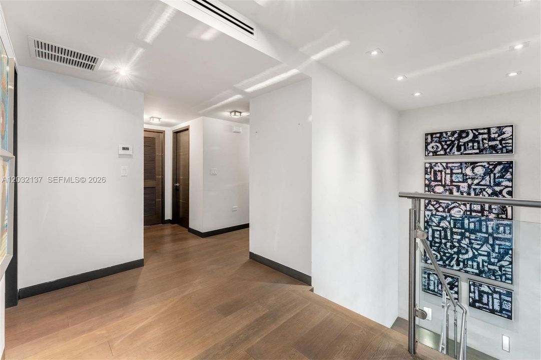 For Sale: $2,875,000 (3 beds, 3 baths, 3500 Square Feet)