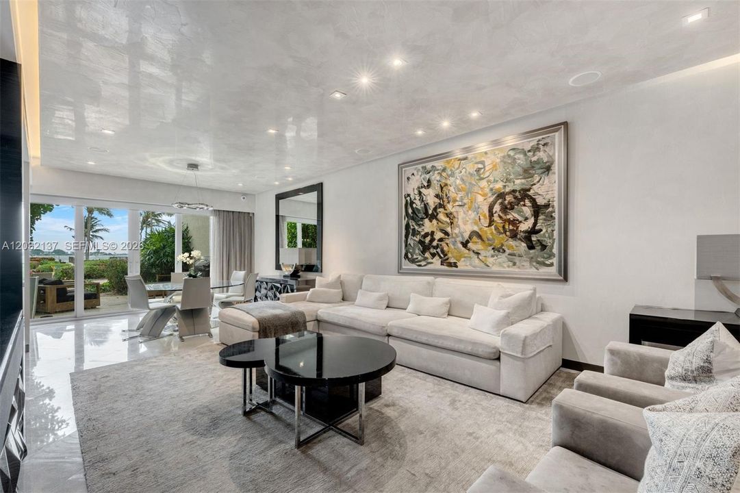For Sale: $2,875,000 (3 beds, 3 baths, 3500 Square Feet)