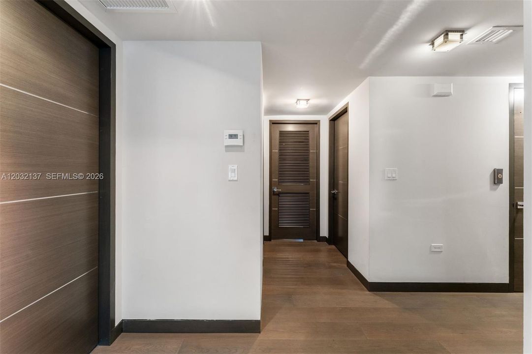 For Sale: $2,875,000 (3 beds, 3 baths, 3500 Square Feet)