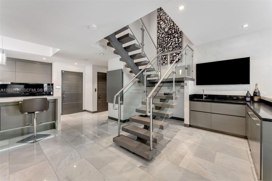 For Sale: $2,875,000 (3 beds, 3 baths, 3500 Square Feet)