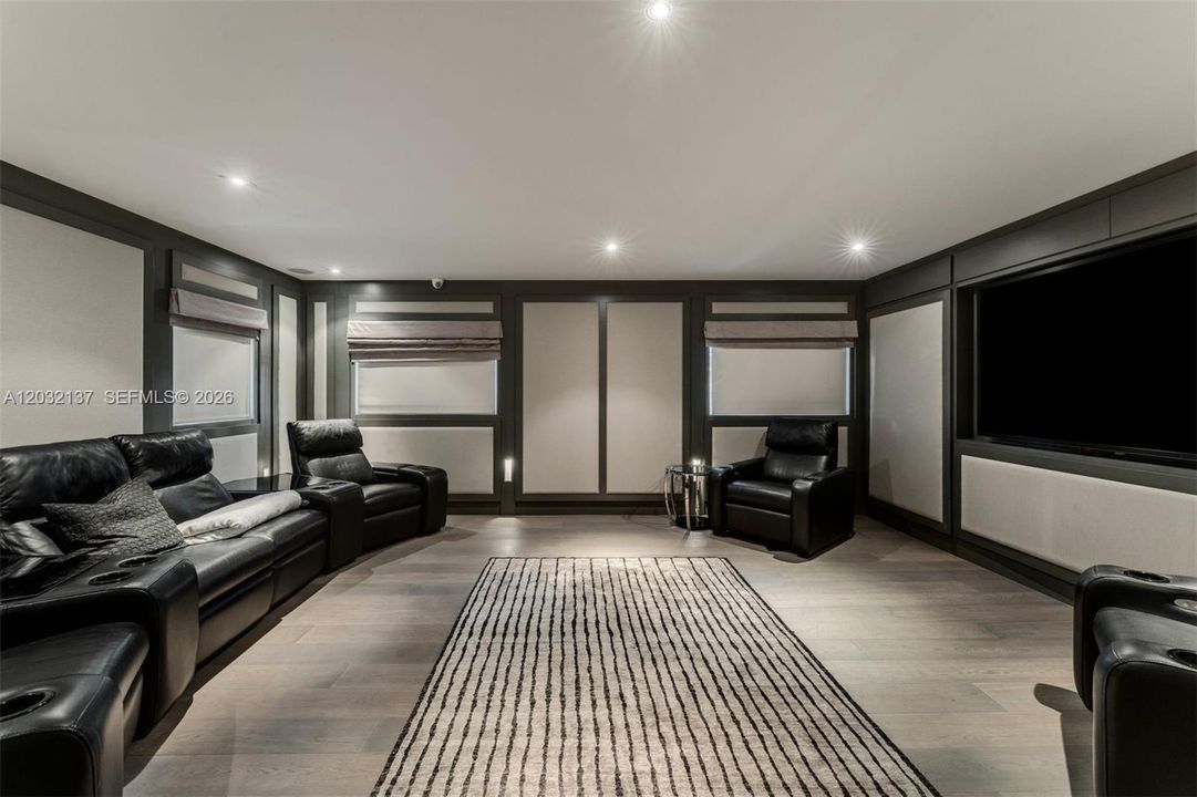 For Sale: $2,875,000 (3 beds, 3 baths, 3500 Square Feet)