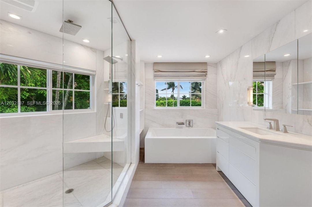 For Sale: $2,875,000 (3 beds, 3 baths, 3500 Square Feet)