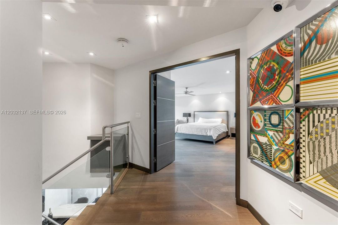 For Sale: $2,875,000 (3 beds, 3 baths, 3500 Square Feet)