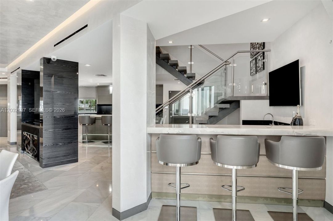 For Sale: $2,875,000 (3 beds, 3 baths, 3500 Square Feet)