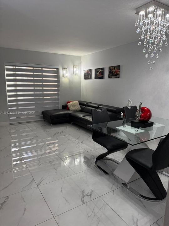 For Rent: $2,300 (2 beds, 2 baths, 912 Square Feet)
