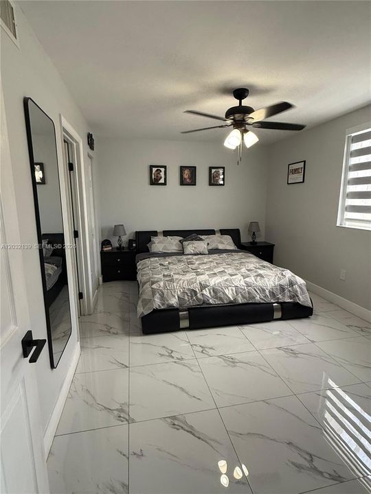 For Rent: $2,300 (2 beds, 2 baths, 912 Square Feet)