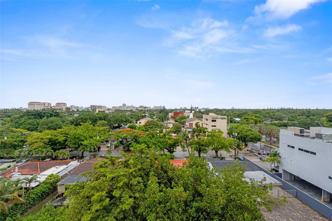 For Rent: $2,800 (2 beds, 2 baths, 920 Square Feet)