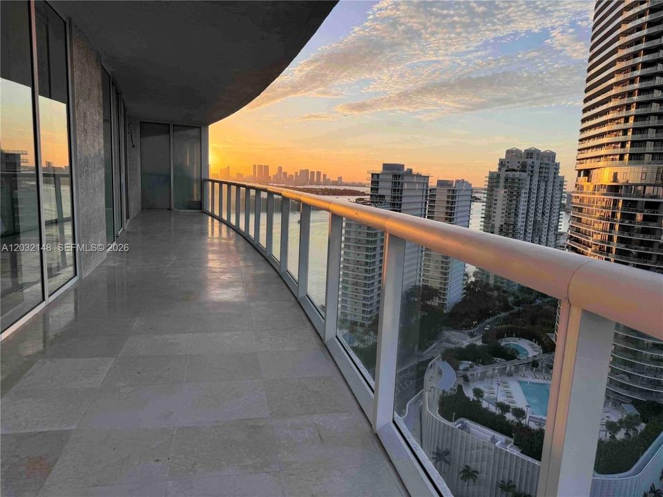 For Rent: $12,000 (2 beds, 2 baths, 1370 Square Feet)