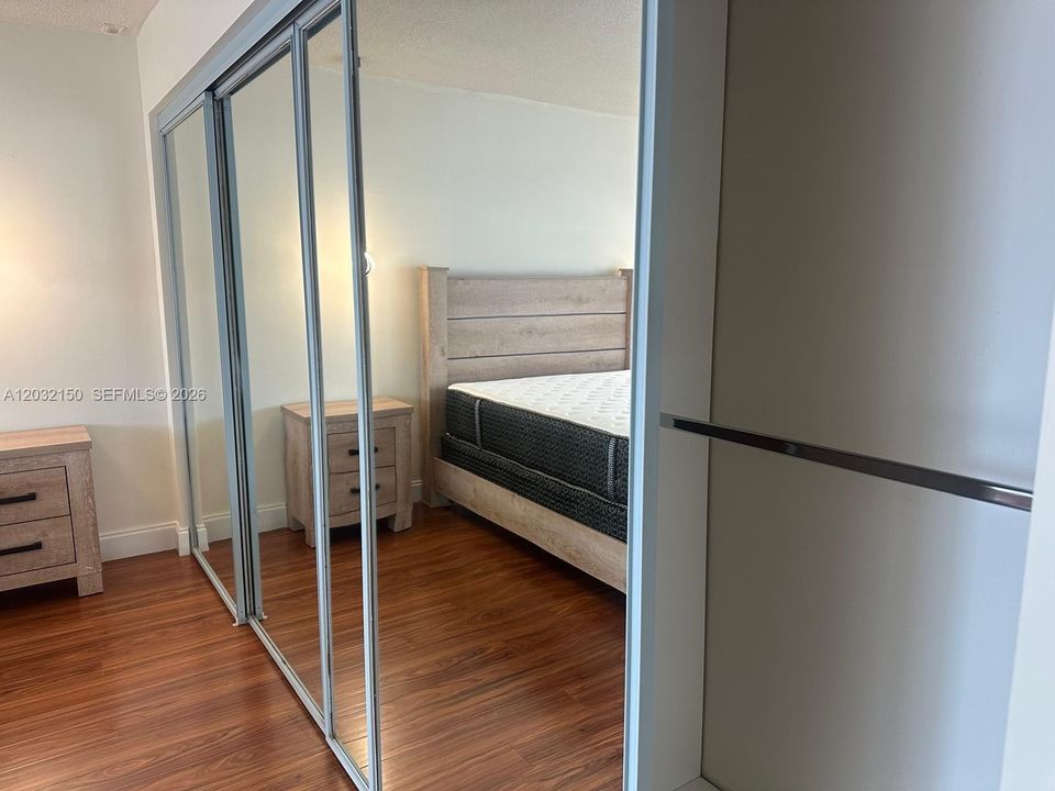 For Sale: $155,000 (1 beds, 1 baths, 650 Square Feet)