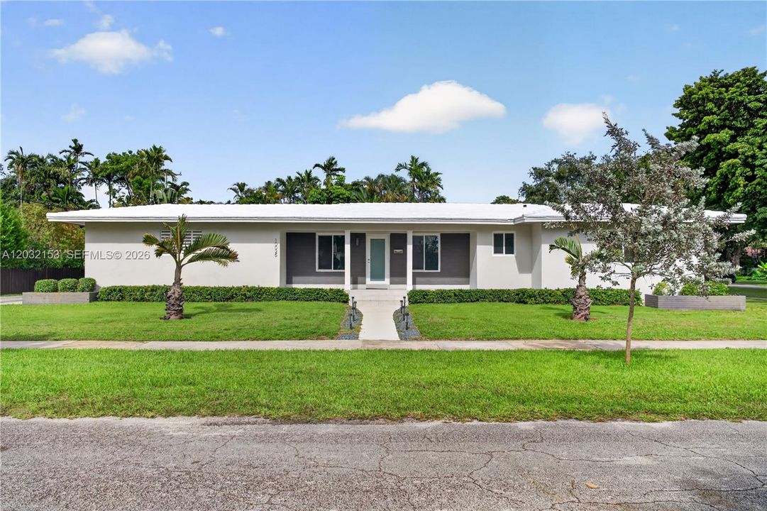 For Rent: $4,750 (2 beds, 2 baths, 1706 Square Feet)