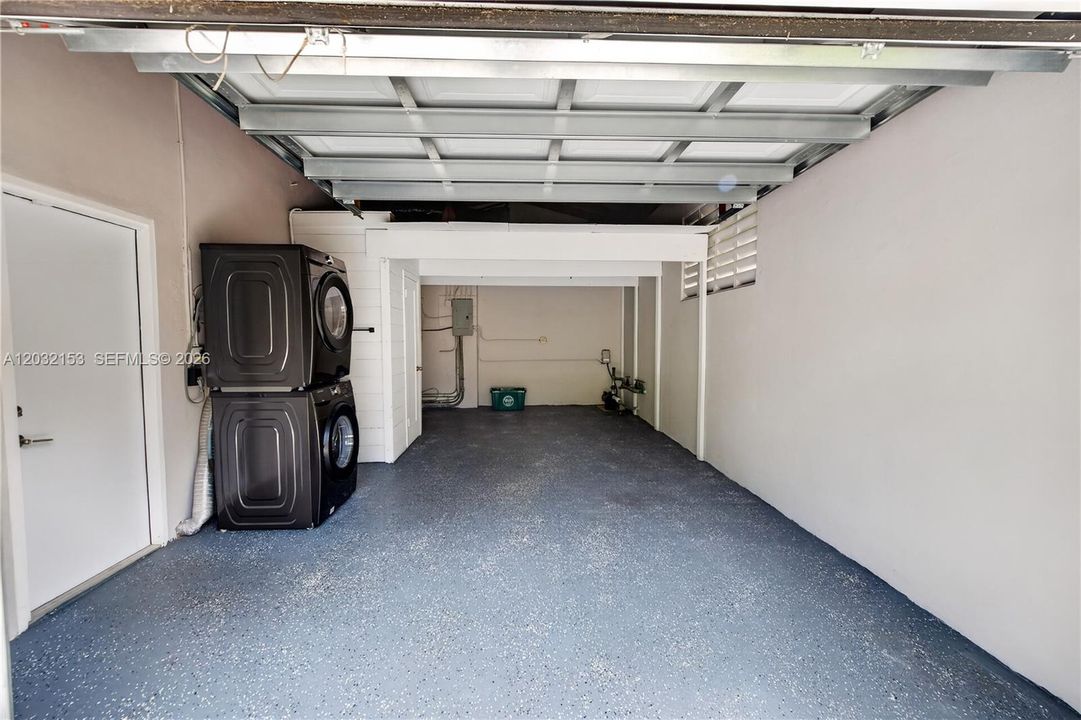 For Rent: $4,750 (2 beds, 2 baths, 1706 Square Feet)