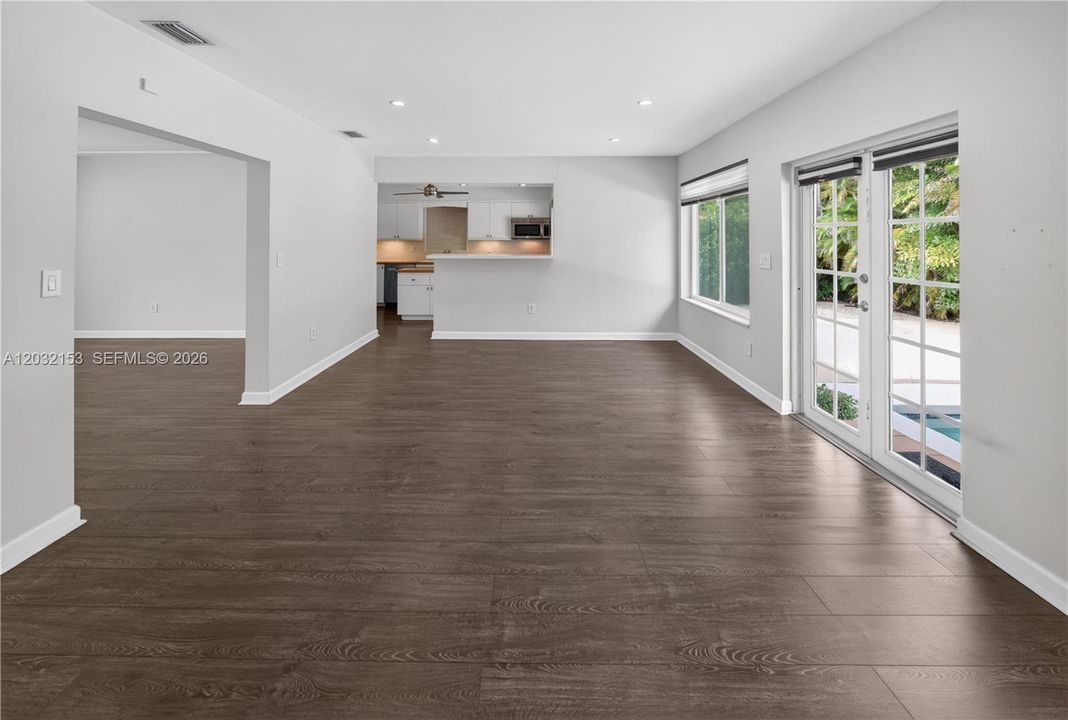 For Rent: $4,750 (2 beds, 2 baths, 1706 Square Feet)