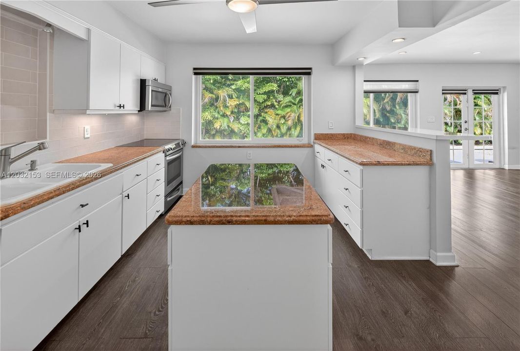 For Rent: $4,750 (2 beds, 2 baths, 1706 Square Feet)