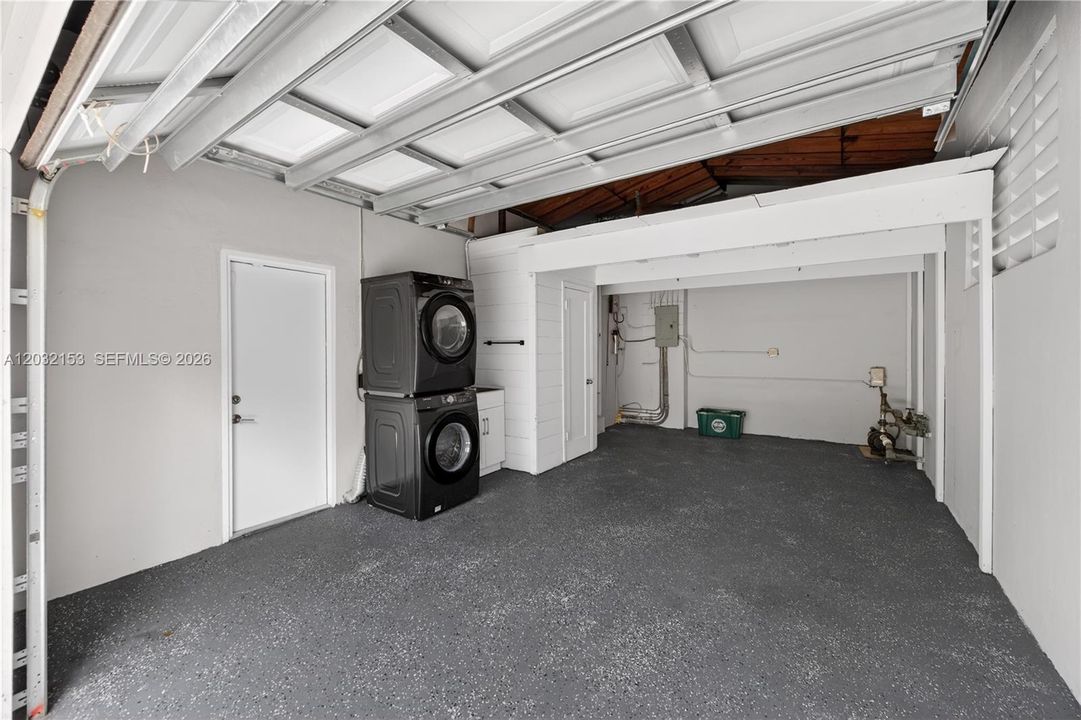 For Rent: $4,750 (2 beds, 2 baths, 1706 Square Feet)