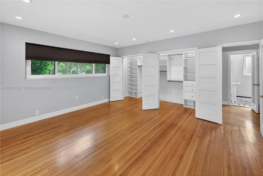 For Rent: $4,750 (2 beds, 2 baths, 1706 Square Feet)