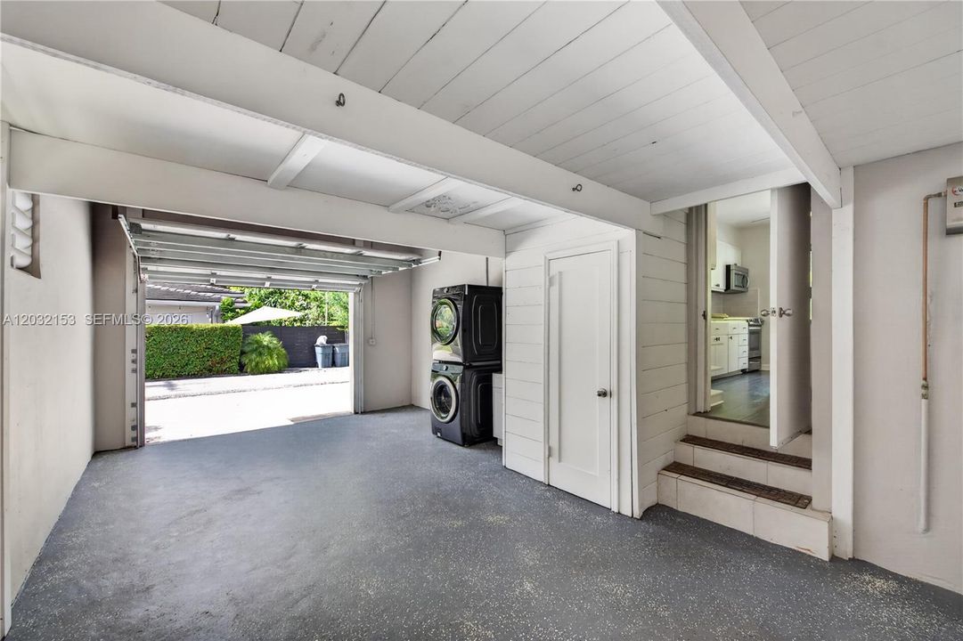 For Rent: $4,750 (2 beds, 2 baths, 1706 Square Feet)