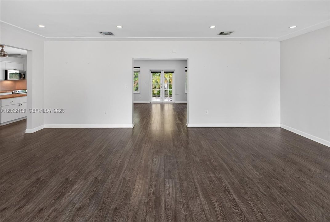 For Rent: $4,750 (2 beds, 2 baths, 1706 Square Feet)
