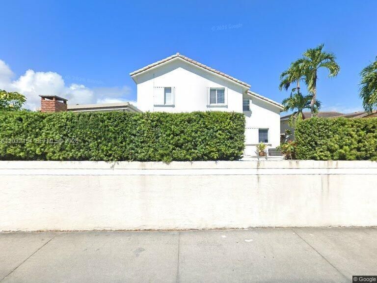 For Sale: $720,000 (4 beds, 3 baths, 2037 Square Feet)