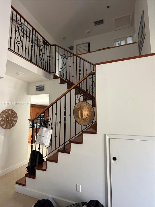 For Sale: $720,000 (4 beds, 3 baths, 2037 Square Feet)