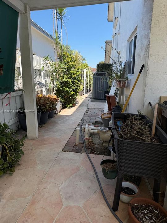 For Sale: $720,000 (4 beds, 3 baths, 2037 Square Feet)