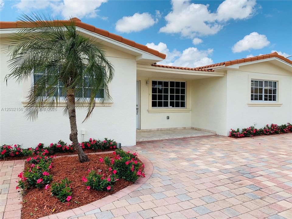 For Rent: $5,300 (4 beds, 2 baths, 2300 Square Feet)