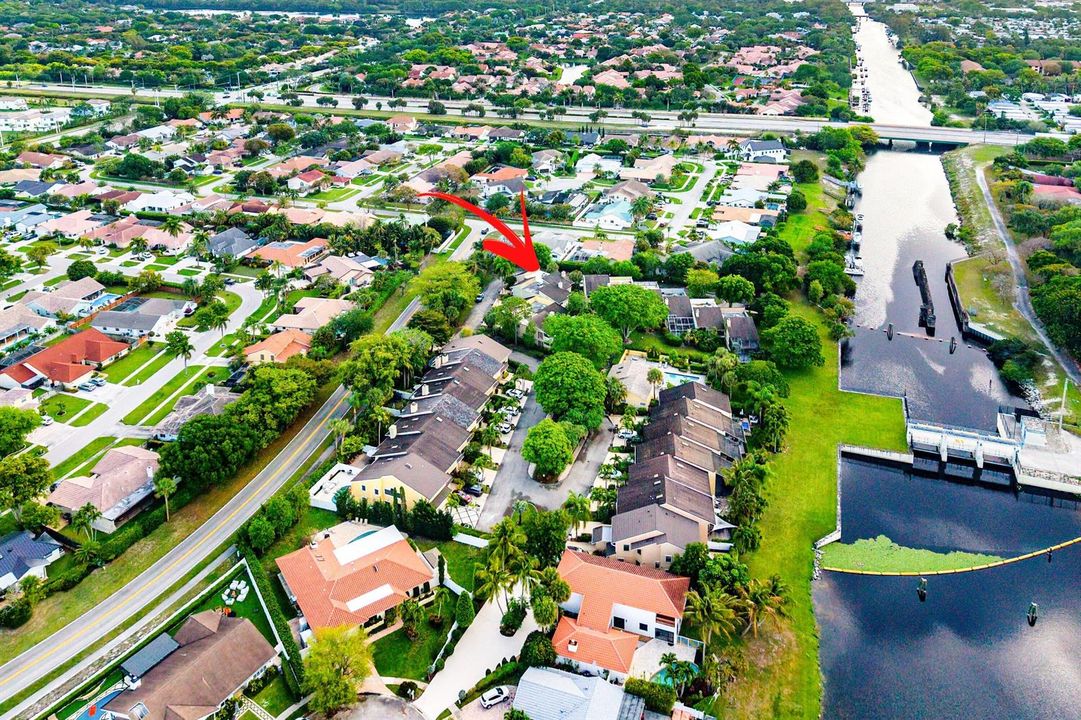 CANAL BY THE COMMUNITY