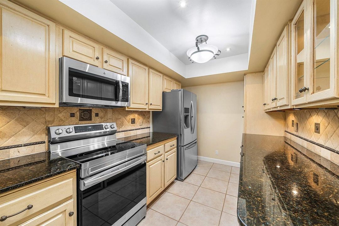 MAIN LEVEL KITCHEN