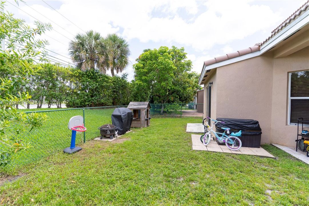 For Sale: $635,000 (4 beds, 2 baths, 2244 Square Feet)