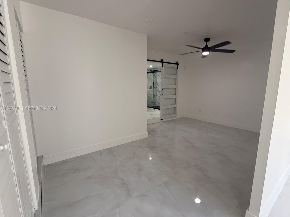For Sale: $1,300,000 (5 beds, 3 baths, 4042 Square Feet)