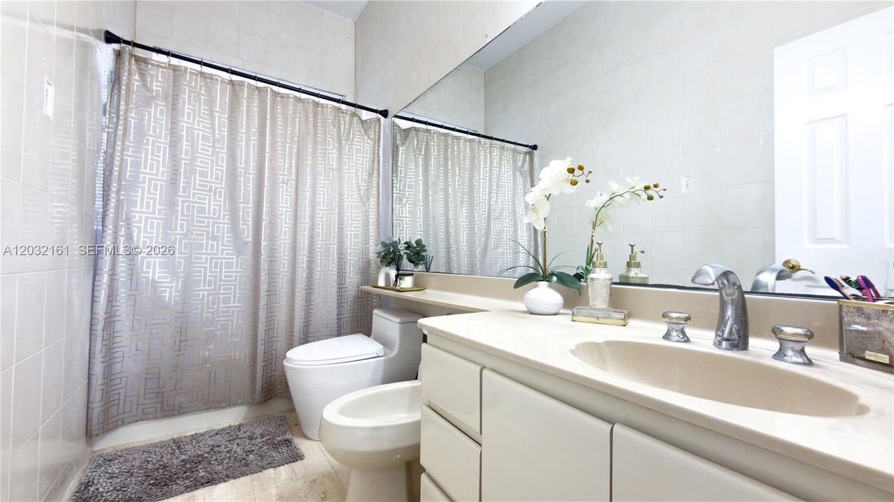 For Sale: $1,300,000 (5 beds, 3 baths, 4042 Square Feet)