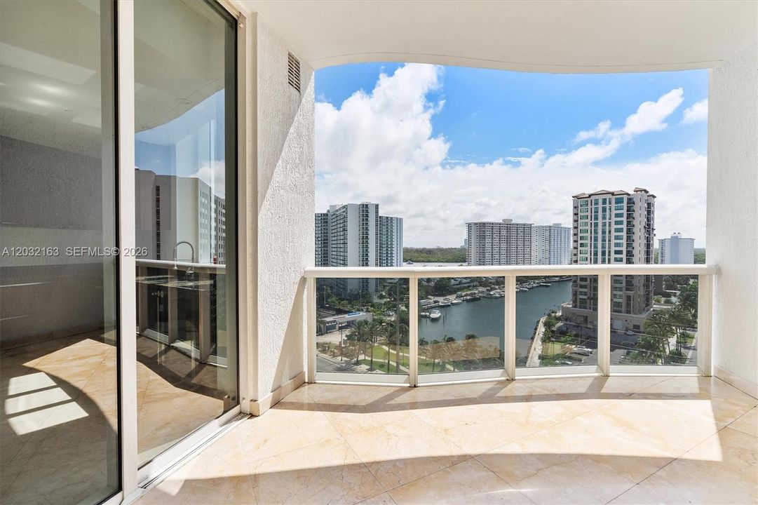 For Sale: $1,985,000 (3 beds, 3 baths, 2327 Square Feet)