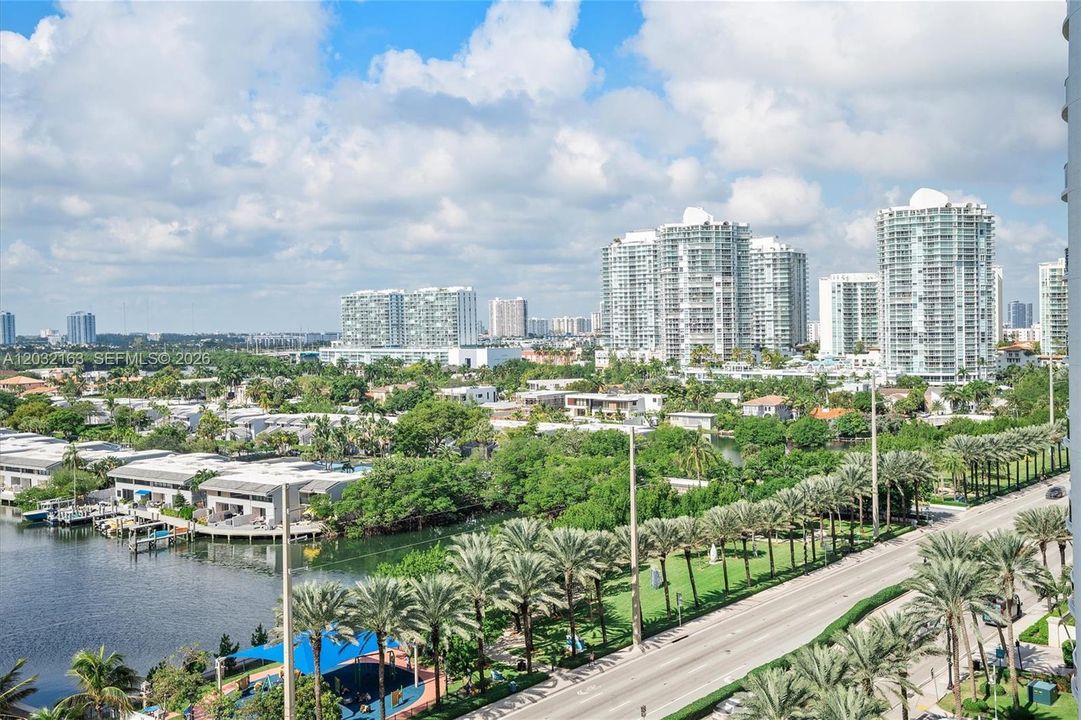 For Sale: $1,985,000 (3 beds, 3 baths, 2327 Square Feet)