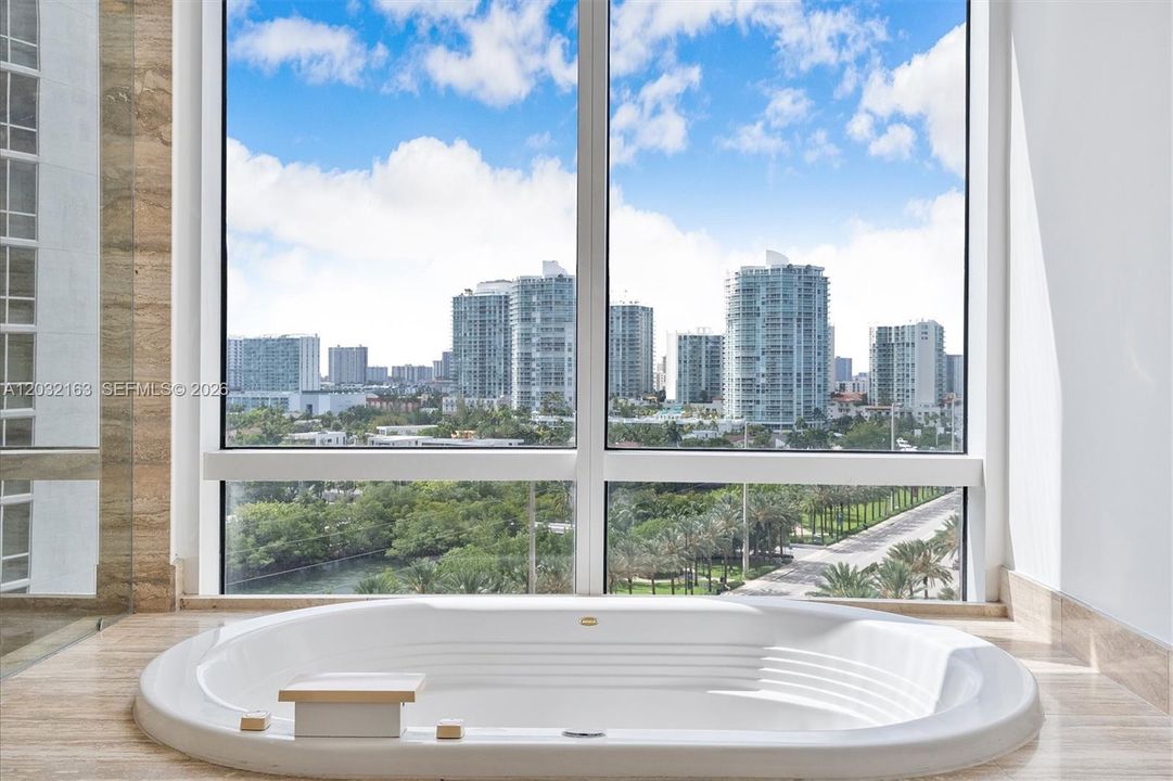 For Sale: $1,985,000 (3 beds, 3 baths, 2327 Square Feet)