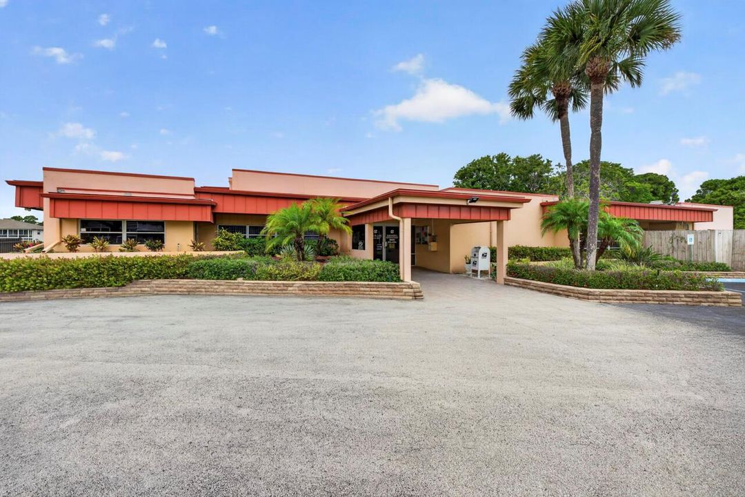 1 Lake Vista Trail #207-023