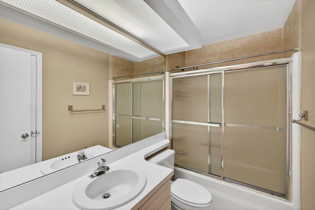 1 Lake Vista Trail #207-011