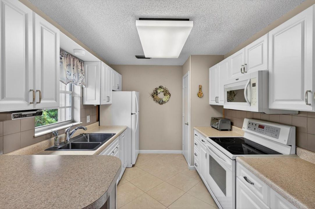 1 Lake Vista Trail #207-006