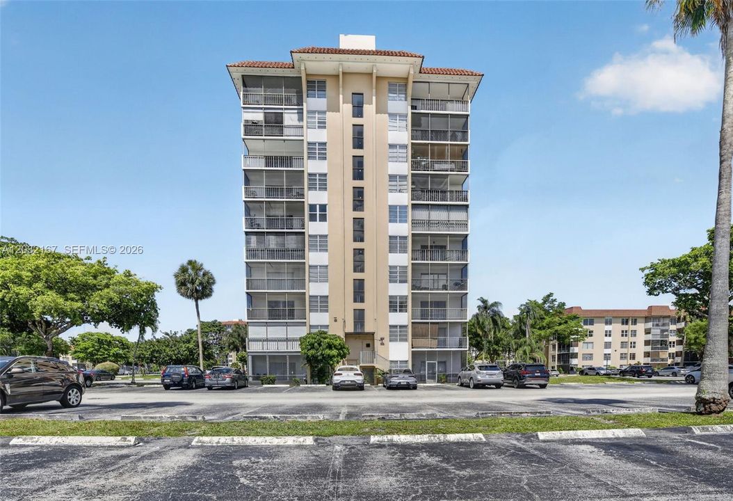 For Sale: $55,000 (1 beds, 1 baths, 783 Square Feet)