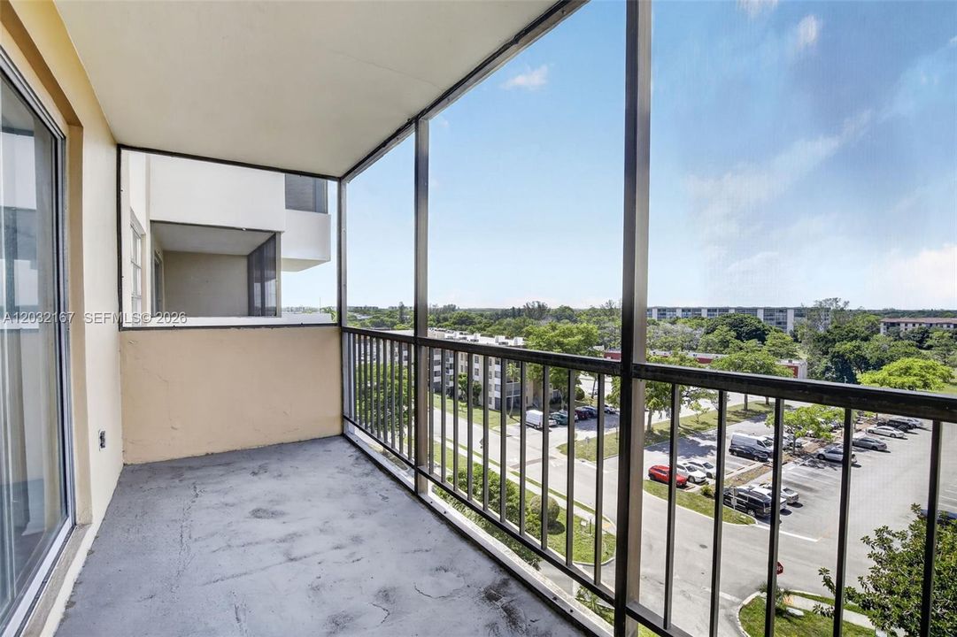 For Sale: $55,000 (1 beds, 1 baths, 783 Square Feet)