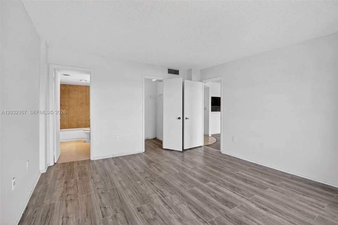 For Sale: $55,000 (1 beds, 1 baths, 783 Square Feet)