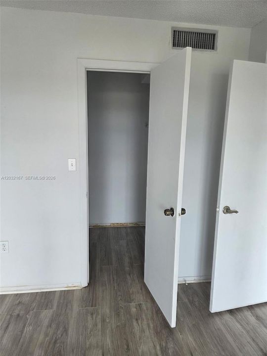 For Sale: $75,000 (1 beds, 1 baths, 783 Square Feet)