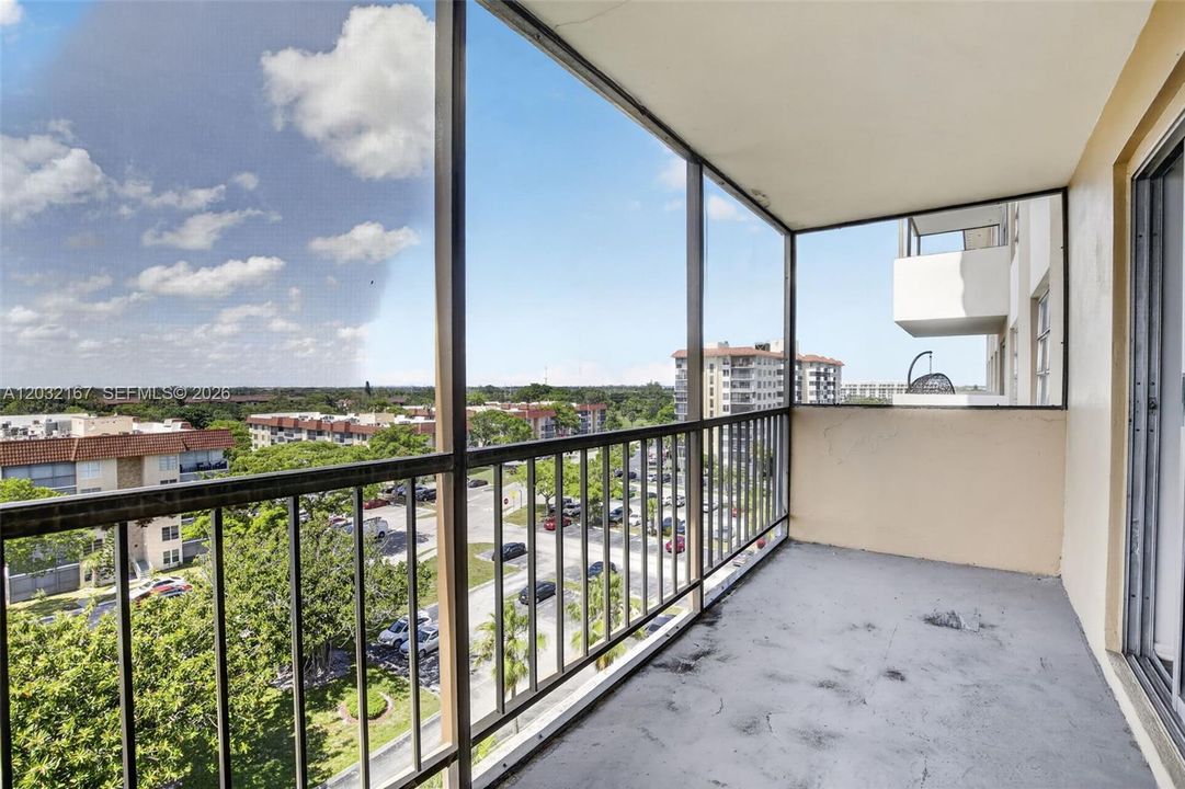 For Sale: $55,000 (1 beds, 1 baths, 783 Square Feet)