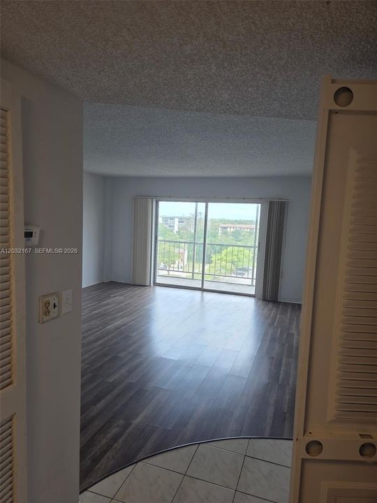 For Sale: $75,000 (1 beds, 1 baths, 783 Square Feet)