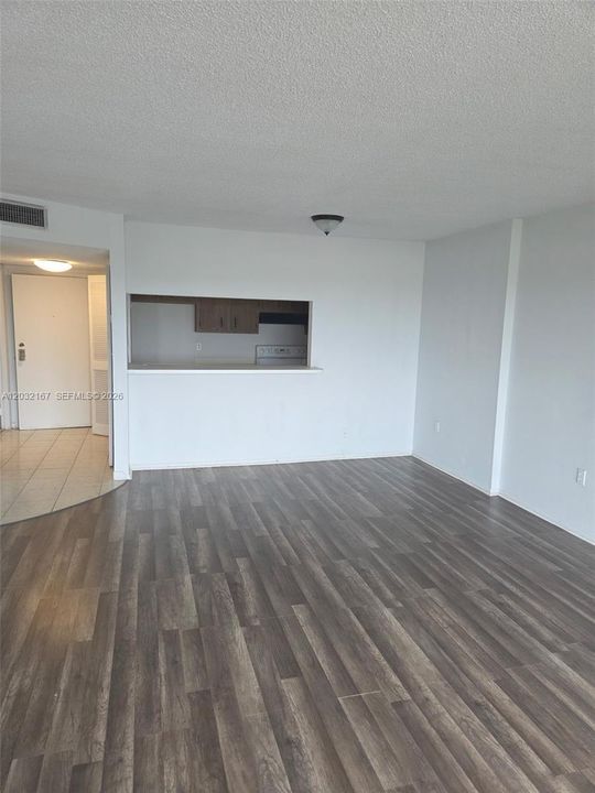 For Sale: $75,000 (1 beds, 1 baths, 783 Square Feet)