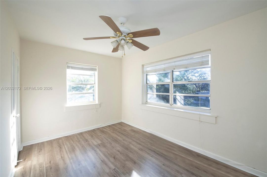 For Rent: $2,299 (2 beds, 1 baths, 800 Square Feet)