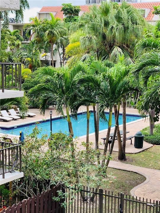 For Rent: $2,600 (2 beds, 2 baths, 1040 Square Feet)