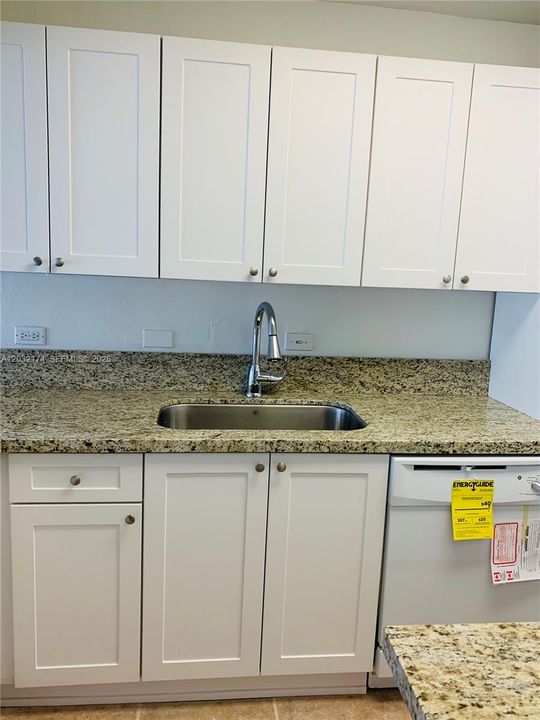 For Rent: $2,600 (2 beds, 2 baths, 1040 Square Feet)